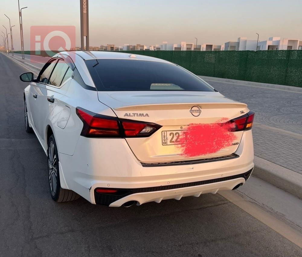 نيسان ألتيما